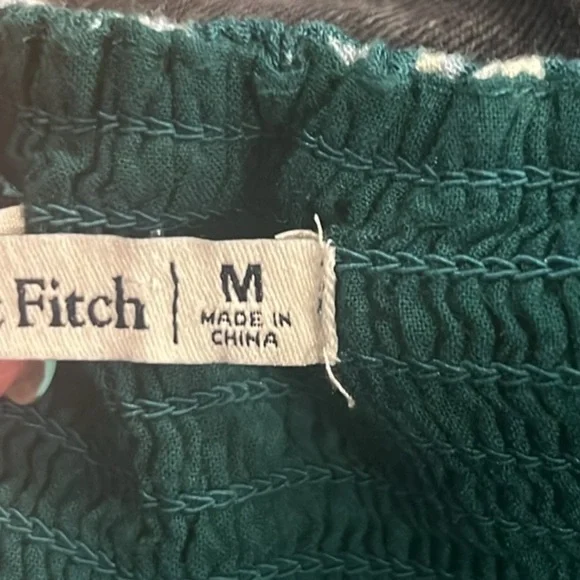 Abercrombie & Fitch green floral short sleeve smocked midi dress Medium Abercrombie & Fitch green floral short sleeve smocked midi dress Medium